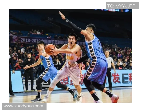 南京篮球队在洲际杯中的耐力表现分析与赛场亮点回顾