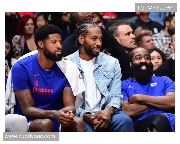 本卡菲主场迎战阿鲁卡双方争夺关键三分的精彩对决