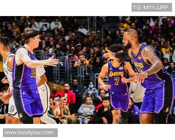 湖人对决快船全场精彩视频回顾与赛后分析