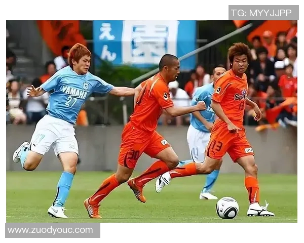 清水鼓动与神户胜的激烈对决展现足球魅力与团队精神
