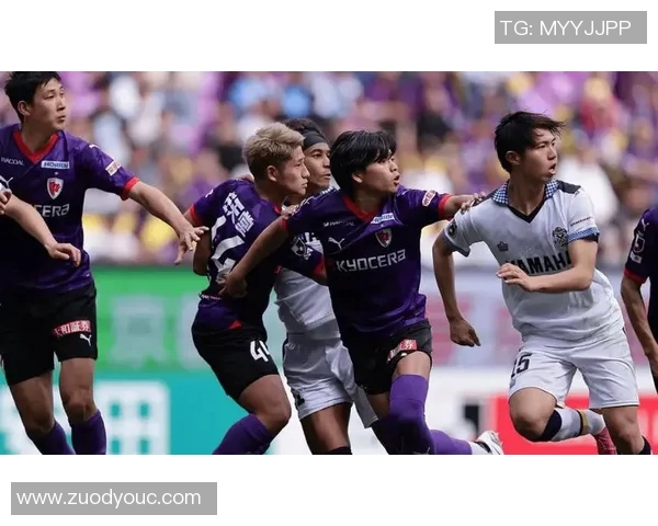 福冈黄蜂与广岛三箭激战正酣谁能在这场对决中笑到最后