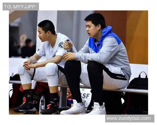 刘铮的篮球之路：从青涩少年到职业球员的奋斗历程与成长故事